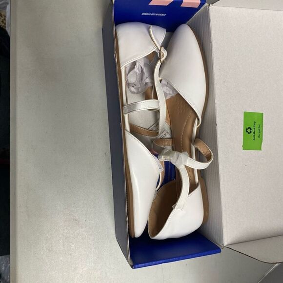 TRARY Women’s White Dorsey Cross Cross Flats Sz 11 Closed Pointed Toe New in Box - Picture 5 of 9